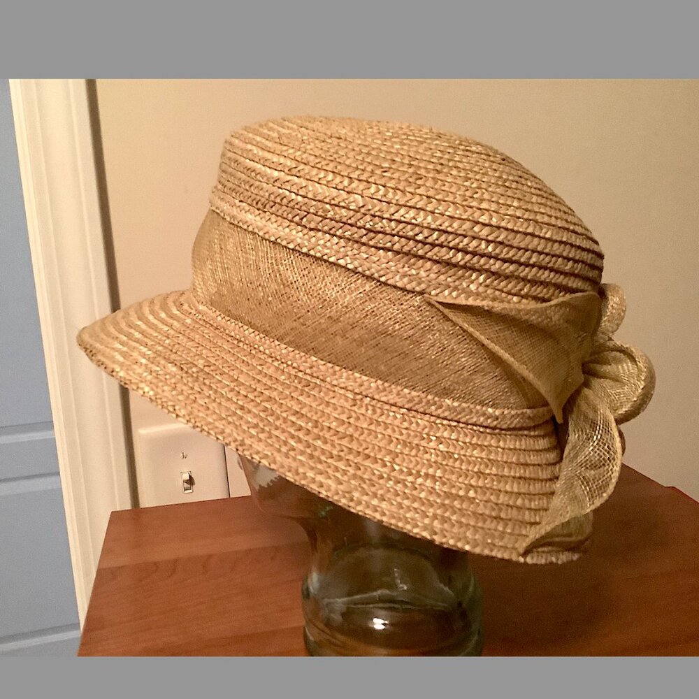 Betmar New York 100% natural Straw Summer Hat - small brim  cloche w/ flower - Picture 4 of 10